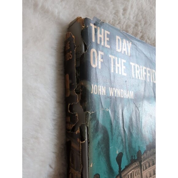 The Day of the Triffids John Wyndham HC DJ 1951 Doubleday Book Club Edition Vtg - Picture 3 of 10